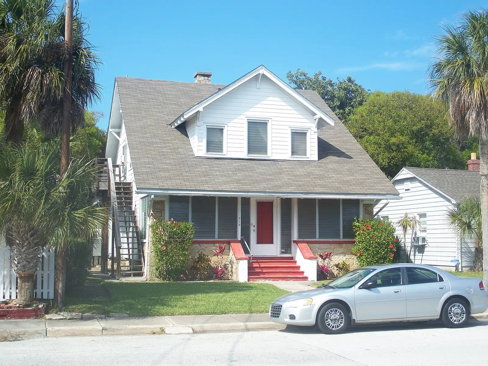 A house in the South Peninsula Historic District on the beachside of Daytona Beach.