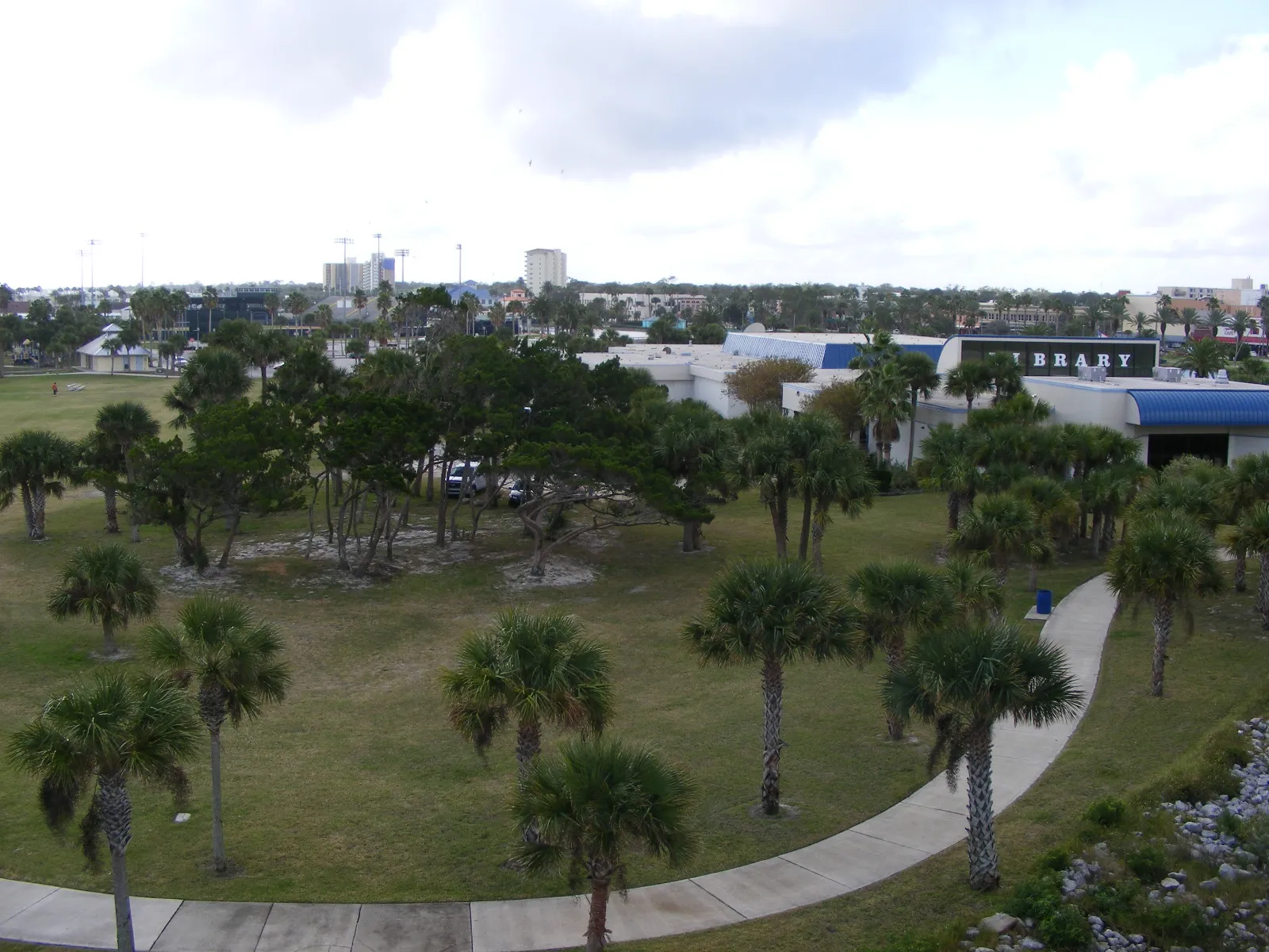City Island Park and the Daytona Beach Regional Library on City Island, seen from the Broadway Bridge.