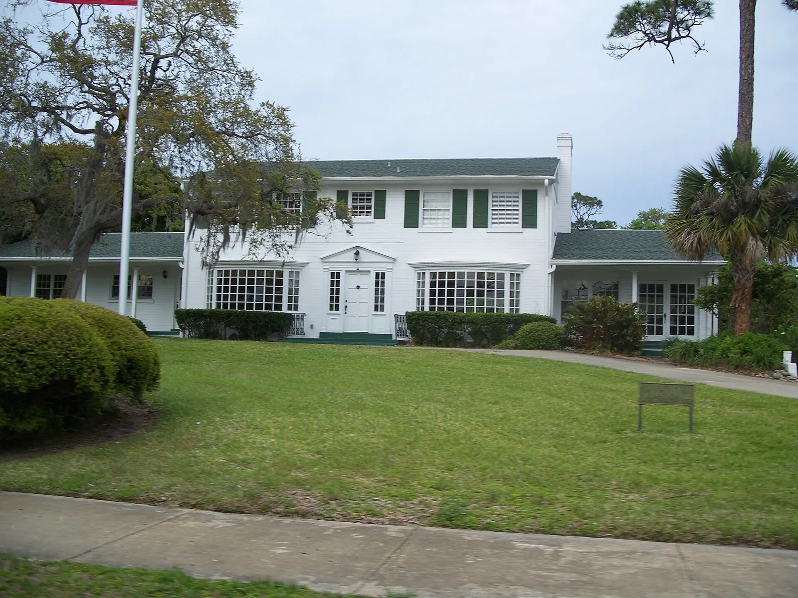 A house on North Halifax Avenue in the El Pino Parque Historic District of Daytona Beach.